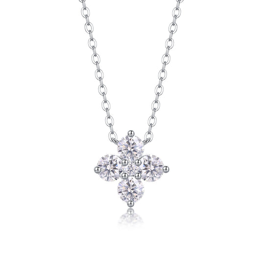 Lucky Four-leaf Clover - A Fashionable And Luxurious Diamond Jewelry Pendant Set With Moissanite S925 Sterling Silver And Platinum Plating