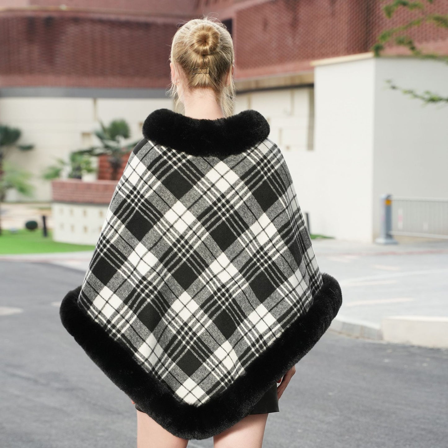 Elegant Autumn And Winter Warm Cloak Fleece-lined Thickened Fur Shawl