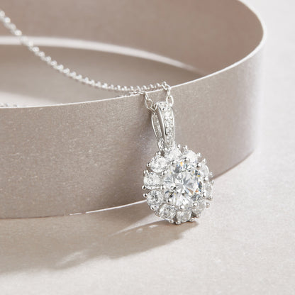 Blossom - A Fashionable And Luxurious Diamond Jewelry Pendant Set With 1-carat Moissan Diamond S925 Sterling Silver And Platinum Plating