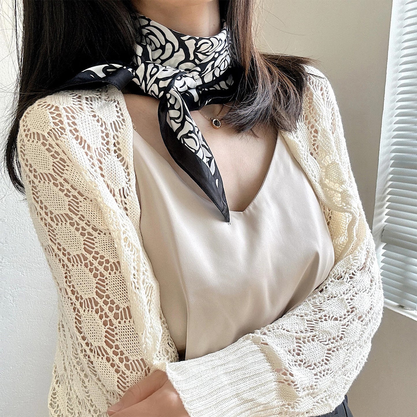 Black And White Striped Small Square Towel Silk Scarf Women's Headscarf Spring And Autumn