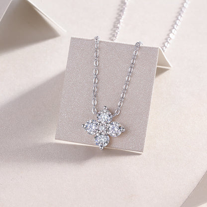 Lucky Four-leaf Clover - A Fashionable And Luxurious Diamond Jewelry Pendant Set With Moissanite S925 Sterling Silver And Platinum Plating