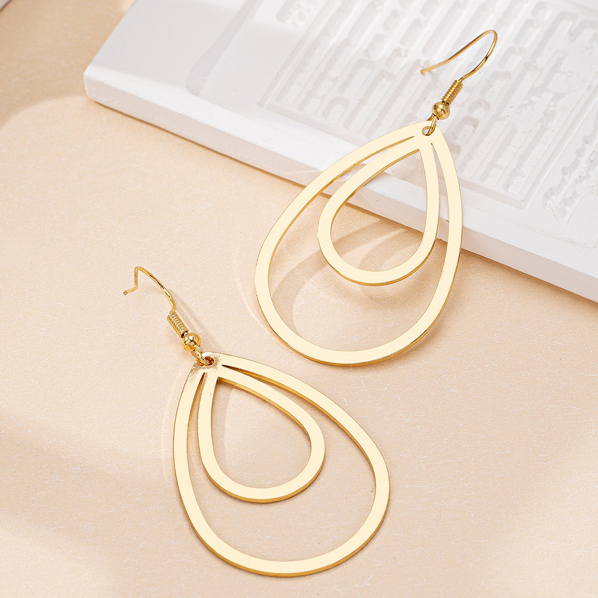 Fashion Simple Drop-shaped Hollow Earrings